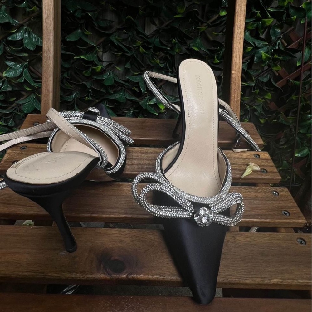 Mach and Mach Crystal Pumps Black